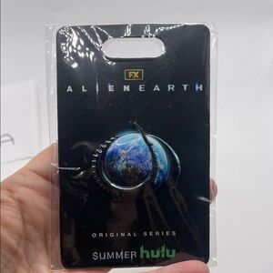 Alien Earth FX Hulu - Black and Blue pin Disney